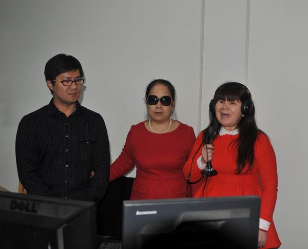 图为网络春晚新疆演出现场.jpg